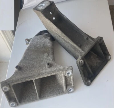 Par de soportes de montaje del motor brazo del motor BMW E39 serie 5 530i 525i 1997-2003 OEM  Foto 1 de 4