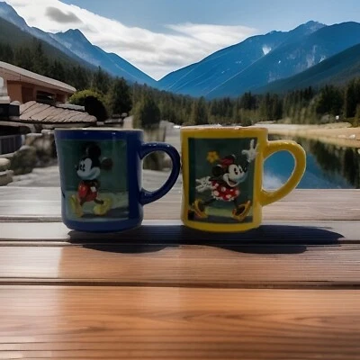Винтажный тяжелый набор из 2 кофейных кружек Minnie & Mickey без сколов или трещин - Изображение 1 из 4