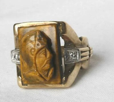 Anillo de soldado camafeo tallado con diamantes ojo de tigre decorativo retro de oro de 10k vintage para hombre Foto 1 de 4