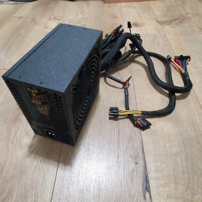 Rosewill Capstone-750 750W Power Supply 80Plus Gold (4+4)Pin, 4x(6+2)Pin PCI-E - Image 1 of 4