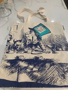 Bolso de Mano de Algodón Alicia en el País de las Maravillas Fuera de Impresión Marca - Usado en Excelente Condición - Imagen 1 de 10
