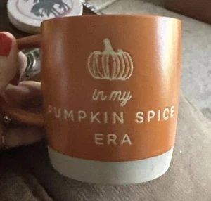 Place and Time "In My Pumpkin Spice Era" Kaffeebecher 4er Set Neu Herbst - Bild 1 von 2