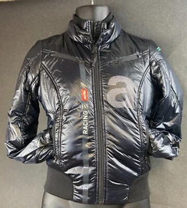 NEU ECHTE APRILIA DAMENKLEIDUNG ULTRALEICHTE GLÄNZENDE JACKE SCHWARZ - M - 894375 - Bild 1 von 1