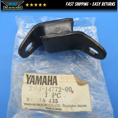 SOPORTE DE MONTAJE DE ESCAPE ORIGINAL OEM YAMAHA DT MX YT 125 175 RT 180 2A6-14772-00 Foto 1 de 3