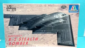 Northrop B-2 Spirit Stealth Bomber Italeri - Testors 1/72 No. 020 - Foto 1 di 4