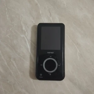 Lettore multimediale MP3 digitale SanDisk Sansa 2.0 GB usato modello e250 - Foto 1 di 7