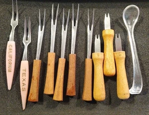 LOTE DE TENEDORES DE APERITIVO DE CÓCTEL VINTAGE/11 MANGO DE PLÁSTICO Y MADERA TEXAS CALIFORNIA - Imagen 1 de 7