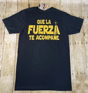 Star Wars Mens Sz M Black T-Shirt - Que LA Fuerza Te Acompane Lightsaber Image - Imagen 1 de 4