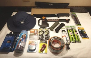 Ultimate Outdoor Survival & Hiking Kit | Set 18 pezzi attrezzi essenziali - SOG - NUOVO - Foto 1 di 22