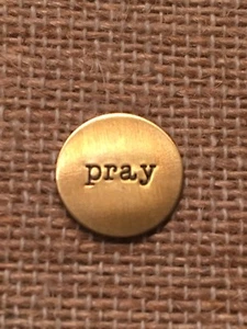 Origami Owl ~ GOLD PRAY PLATE FOR MINI LOCKET -LIMITED EDITION NEW - Picture 1 of 2