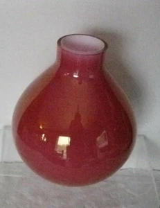 Crate & Barrel große 8" Betty Vase rosa & weißes Glas hergestellt in Polen SELTEN NEU MIT ETIKETT - Bild 1 von 5