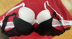 2 BH’s Größe 85 E NEU ohne Etikett !!! Herzförmiger Ausschnitt - Bild 1 von 6