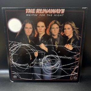 The Runaways Waitin’ for the Night LP Vinyl Record (1977) - Foto 1 di 9