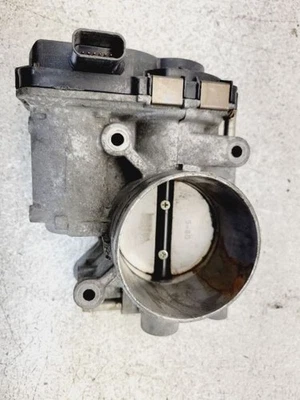 2004-2005 Mazda 3 Throttle Body Valve Assembly L32113640F *non-Turbo pkg* - Image 1 of 4