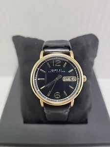 Orologio Donna Marc by Marc Jacobs MBM8651 Fergus Day Date 38MM Oro Batteria Nuova - Foto 1 di 16