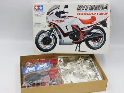 Tamiya Honda VT250F Integra 1/12 vintage plastic kit # 14030-900 MIB motorcycle - Immagine 1 di 2
