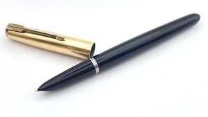VINTAGE PARKER 51 CUSTOM FOUNTAIN PEN IN BLACK 14K MEDIUM NIB MADE IN ENGLAND - Picture 1 of 17