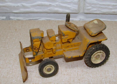 老式IH国际律师? 前刃拖拉机 - - 请参阅图片 — 第 1/4 张图片