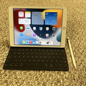 Tablet Apple iPad 10,2 pulgadas (8.ª generación) (A2270) Wi-Fi - 32 GB plateada + accesorios - Imagen 1 de 4