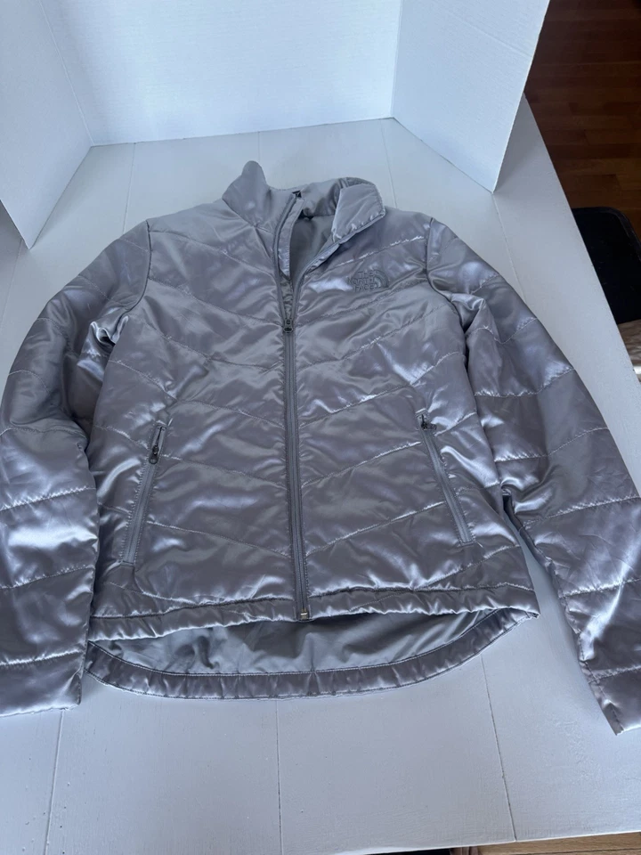 The North Face Silver Women’s Winter Puffer Coat Size Small - Image 1 of 4