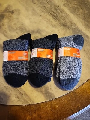 3 Pack Thermal Insulated Socks - Image 1 of 4