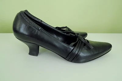 Zapatos de salón RAS España cuero negro punta puntiaguda bruja correas detalles EU 39 US 7.5/8  Foto 1 de 4