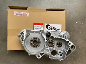 HONDA Right Crankcase 11100-MAC-305 CR500 From 94 01 No Cheap Copy - Picture 1 of 2