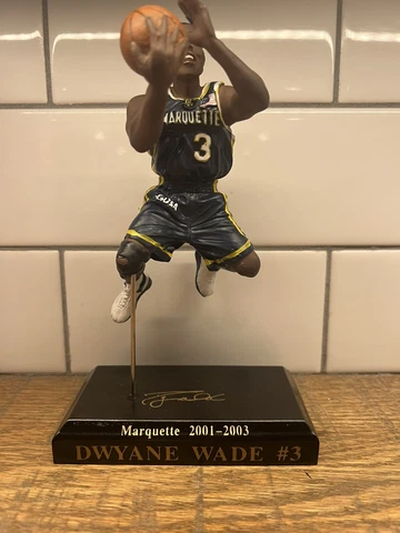 RARE Dwyane Wade Marquette Golden Eagles SGA Figurine Figure Heat Limited NIB Cover