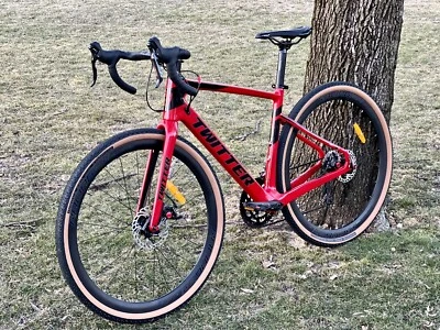 gravel bike carbono Twitter  Foto 1 de 4