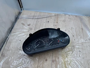 Tacho Kombiinstrument BMW E36 Kombi TeileNr.: 6211-8379812 / 110.008.463/152 - Bild 1 von 1