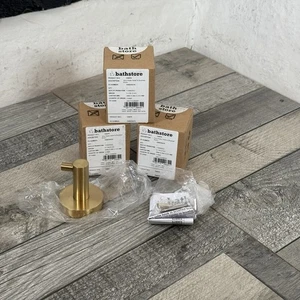3 x Bademantelhaken Messing gebürstet klassisch modern NEU Bathstore Aero Bad Schlafzimmer - Bild 1 von 11