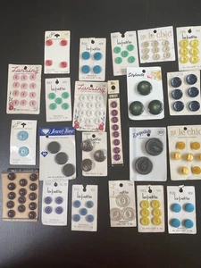 Lot 22 Complete Cards Vintage Buttons 127 Total Multi Colored & Crafts Sewing - Picture 1 of 5