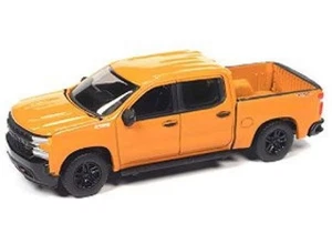 Auto World AW64342A 2020 Chevrolet Silverado 1/64 - Picture 1 of 1