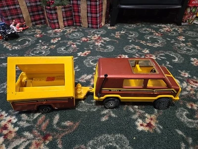 Juego de cámper emergente amarillo furgoneta juguete granate Tonka Corp. años 70 vintage con calcomanías Foto 1 de 4