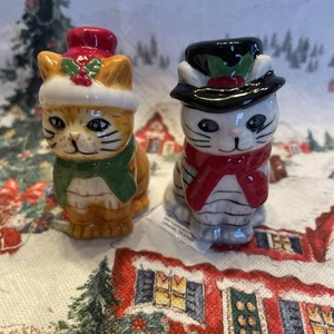 Cracker Barrel Christmas Cats mini Salt & Pepper Shaker Set Holiday 2025 New+ - Picture 1 of 13