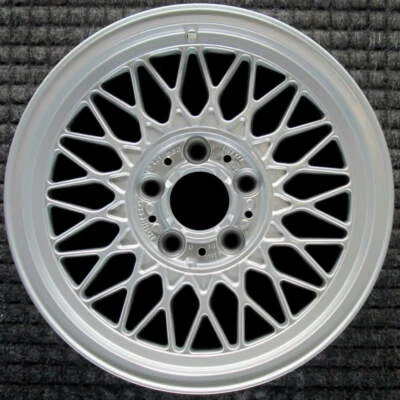 Rueda BMW 740i pintada 16 pulgadas OEM 1994 a 2002 Foto 1 de 3