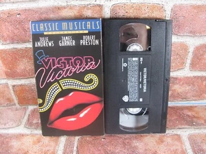 Victor/Victoria (VHS), Julie Andrews, James Garner, Robert Preston - Picture 1 of 6