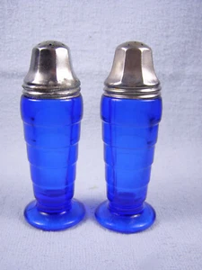 Hazel Atlas Cobalt Blue Moderntone Depression Glass 4" Footed Shakers - Picture 1 of 1