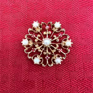 LOVELY 13K YELLOW GOLD LADIES PEARL AND GARNET ROUND PIN / BROOCH - Picture 1 of 8