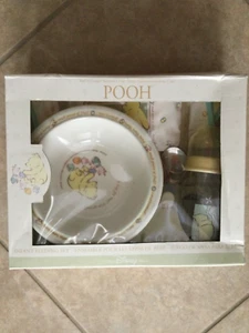 Disney Classic Winnie the Pooh 4 Piece Infant Set Bib, Bottle Spoon & Bowl New - Picture 1 of 4