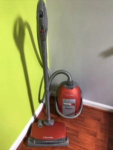 Electrolux Bidone Ossigeno Aspirapolvere Modello EL6988. Usato - Foto 1 di 13