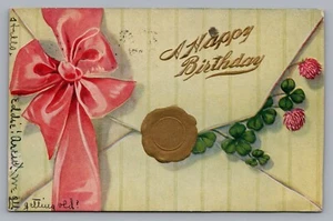 Postal de cumpleaños Peeking Flowers rosa arco sello dorado 1933 Passedena - Kansas City - Imagen 1 de 2