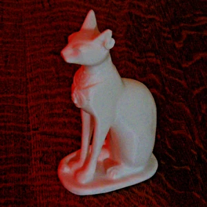 Ancient Egyptian Cat Sculpture Replica - Picture 1 of 3