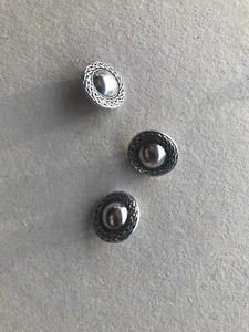 3 Knöpfe silberfarbig Trachtenknöpfe ca 14 mm neu mit Ösen - Bild 1 von 1
