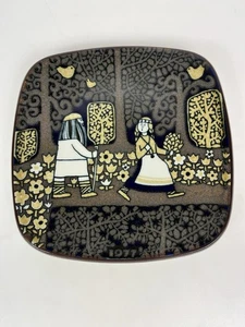 Arabia Finland 1977 Ceramic Annual Year Plate Raija Uosikkinen 8" x 8" - Picture 1 of 2