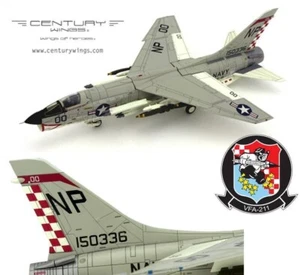 Century Wings 1/72 CW601468 F-8E Crusader USN VF-211 Fighting Checkmates Vietnam - Imagen 1 de 24