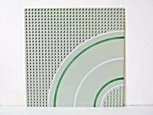 Lego Road Baseplate 32 x 32 Curva a 7 Perni con Modello Stradale - Foto 1 di 4