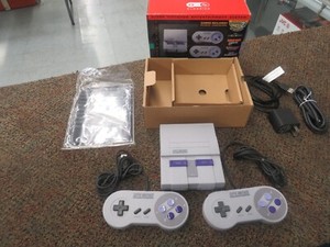 SNES Super Nintendo Entertainment System Classic Edition Mini-Konsole Auth 2017
