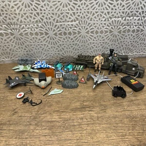 Trödelschublade versch. Konvolut GI Joe & andere Teile Armee Thema - Bild 1 von 8