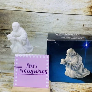 1982 Avon Nativity Collectibles THE MAGI MELCHIOR Porcelain White Figurine Boxed - Picture 1 of 11